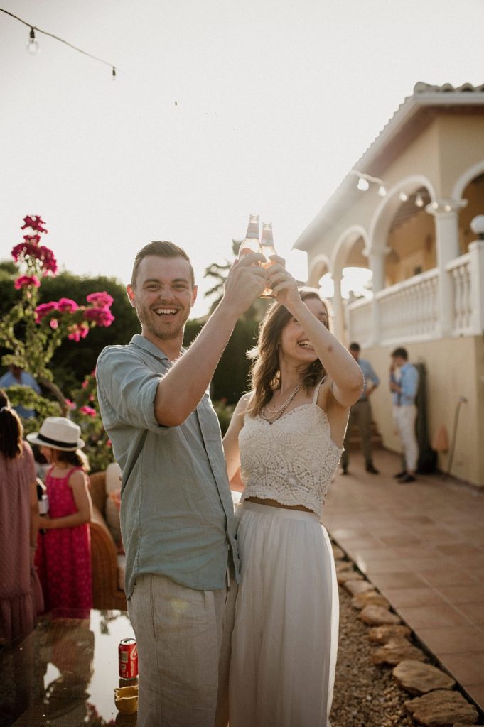 Pareja celebrando su boda en una villa privada de Moraira